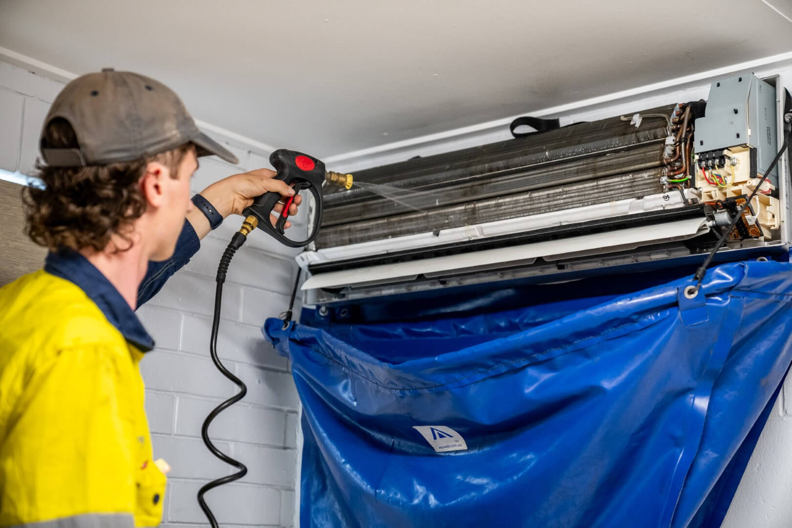 شركة تنظيف مكيفات بعنيزة 0503162506